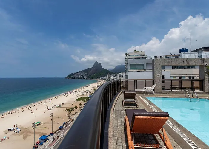 Vista Lateral, Edificio Frente A Praia